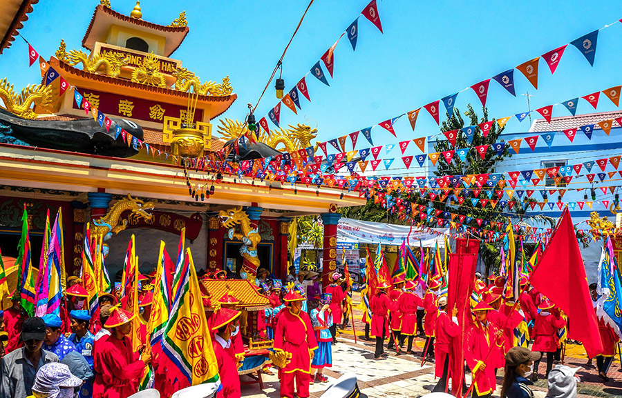 Cac Le Hoi Dang Tham Gia Nhat O Okayama Loi Khuyen